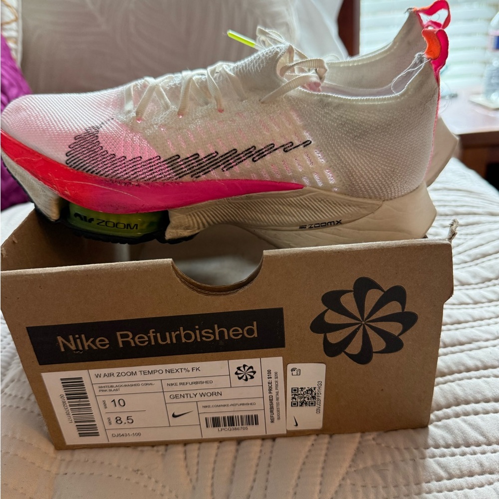 Nike Air Zoom Tempo Next% FK Women’s Running Shoes - White/Pink